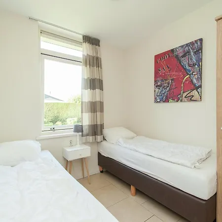 In South Holland Near The בית נופש נורדוויק