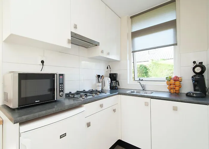 In South Holland Near The بيت للعطل